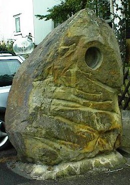 Summstein aus einem großen Sandsteinblock